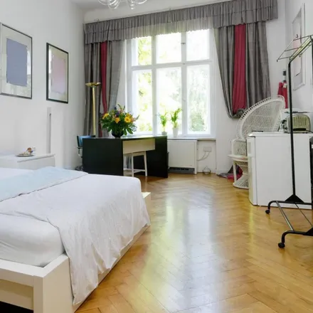 Rent this 3 bed room on Pariser Straße 53 in 10719 Berlin, Germany