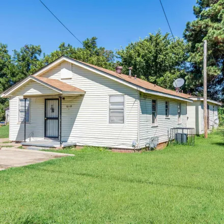 Buy this studio duplex on 605 West Sharpe Avenue in Monica, Forrest City