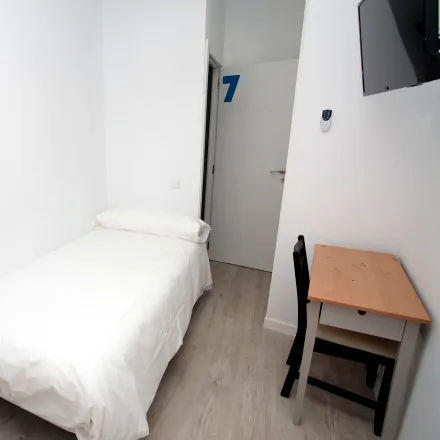 Image 1 - Madrid, Hostal Alicante, Calle del Arenal, 16, 28013 Madrid - Room for rent