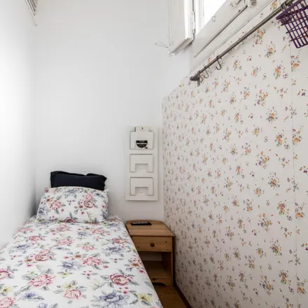 Image 3 - Carrer Gran de Gràcia, 123, 08012 Barcelona, Spain - Room for rent