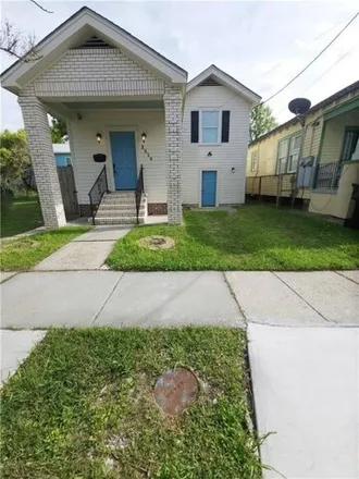 Rent this 3 bed house on 3514 South Miro Street in New Orleans, LA 70125