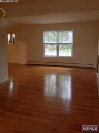 Image 2 - 155 Tenafly Road, Tenafly, NJ 07670, USA - House for rent