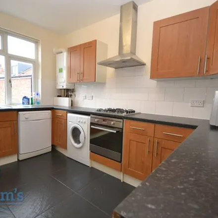 Rent this 3 bed apartment on Linen Box in 78 High Road, Beeston