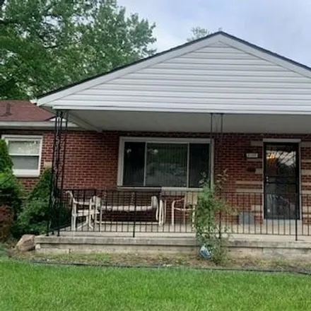 Buy this 3 bed house on 2160 Kipling Drive in Dayton, OH 45406