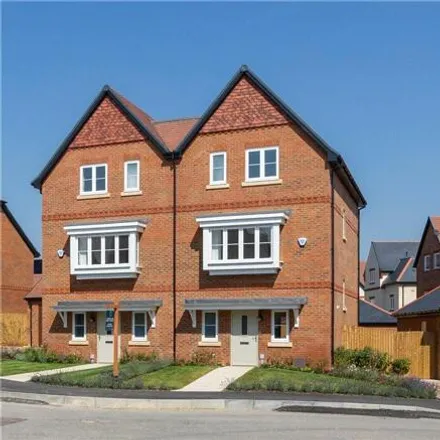 Buy this 4 bed duplex on Sorrel Drive in Warfield, RG42 5AB