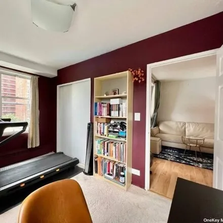 Image 6 - 97-40 62nd Drive, New York, NY 11374, USA - Apartment for sale