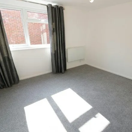 Rent this 2 bed apartment on Canford Court in Reading, RG30 2SQ