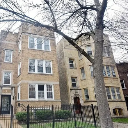 Rent this 3 bed house on 6428 North Claremont Avenue in Chicago, IL 60645