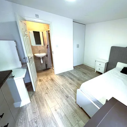 Rent this studio apartment on Cranley Road in London, IG2 6AW