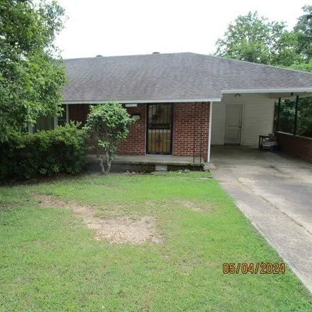 Buy this 3 bed house on 677 North Cox in Benton, AR 72015