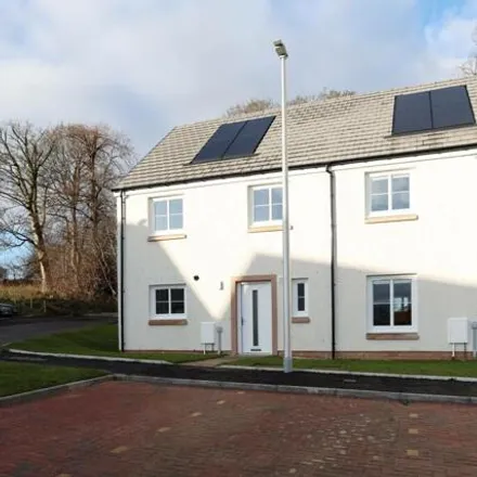 Image 2 - Miners Rise, Ballingry, KY5 8BT, United Kingdom - Townhouse for sale