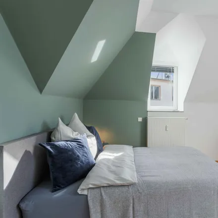 Rent this 4 bed room on Münchener Straße 11 in 60329 Frankfurt, Germany