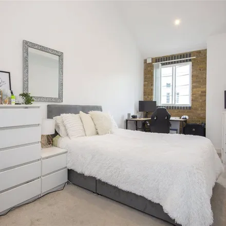 Rent this 1 bed apartment on Woodfield Avenue in London, SW16 1LQ