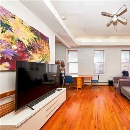 Image 4 - 1251 Decatur Street, New York, NY 11207, USA - House for sale