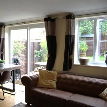 Image 3 - Moyes Close, Cliffsend, CT12 5HB, United Kingdom - House for rent