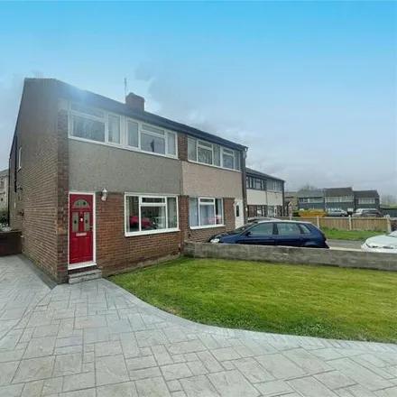 Buy this 3 bed duplex on Thirlmere Gardens in Bradford, BD2 4NN