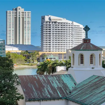 Image 8 - Brickell Avenue & Southeast 5th Street, Brickell Avenue, Torch of Friendship, Miami, FL 33131, USA - Apartment for rent