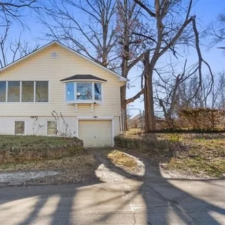 Buy this 4 bed house on 719 Garfield Street in Leavenworth, KS 66048