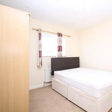 Rent this 1 bed townhouse on 9 Maybury Street in London, SW17 0DD