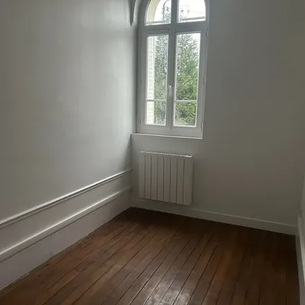 Rent this 2 bed apartment on 61 Rue de la République in 02300 Chauny, France