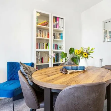 Image 5 - Lambourne House, Apple Yard, London, SE20 8FU, United Kingdom - Apartment for sale