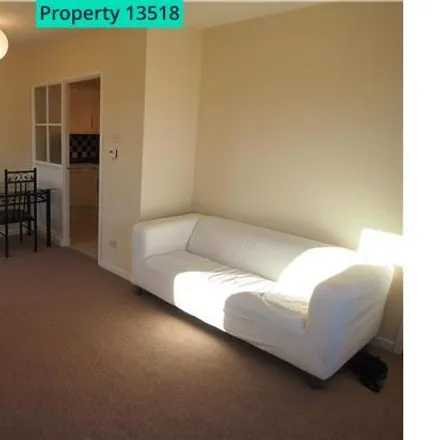 Image 3 - Abbeydale Mount, Leeds, LS5 3RA, United Kingdom - Apartment for rent