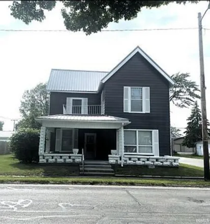 Buy this 4 bed house on 521 N Walnut St in Hartford City, Indiana