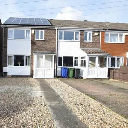 Buy this 3 bed townhouse on Newbury Avenue in North East Lincolnshire, DN37 9NQ