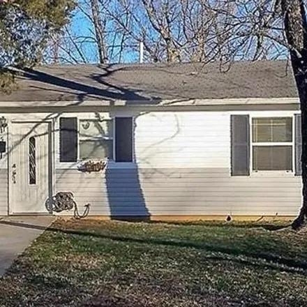 Rent this 3 bed house on 563 South Oak Street in Nevada, MO 64772