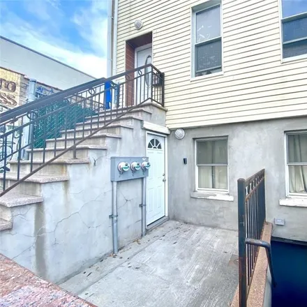 Image 2 - Sunstar Vending, 142 19th Street, New York, NY 11232, USA - Townhouse for sale