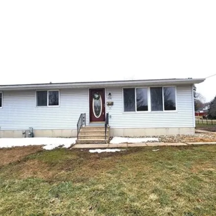 Buy this 4 bed house on 2270 South Massachusetts Avenue in Mason City, IA 50401