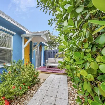 Image 4 - 2606 NE 9th Ave, Wilton Manors, Florida, 33334 - House for sale
