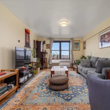 Image 5 - 65-15 38th Avenue, New York, NY 11377, USA - Apartment for sale