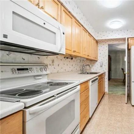 Image 7 - 267 South Oak Hill Road, O'Hara Township, Allegheny County, PA 15238, USA - Condo for sale