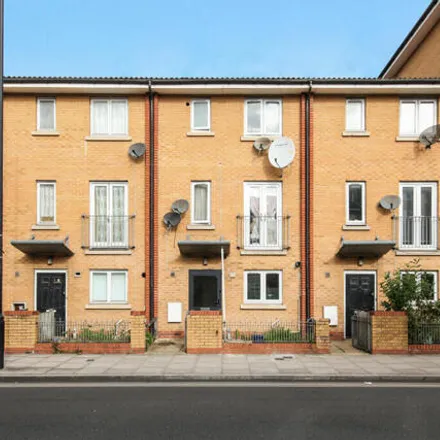 Buy this 4 bed townhouse on 82c Eastway in London, E9 5JF