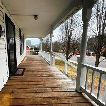 Image 5 - 283 West Ridge Street, Wytheville, VA 24382, USA - House for sale