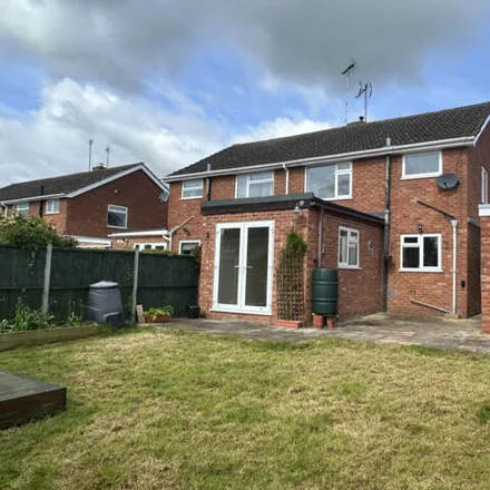 Image 2 - Derwent Drive, Tewkesbury, GL20 8BB, United Kingdom - Duplex for sale