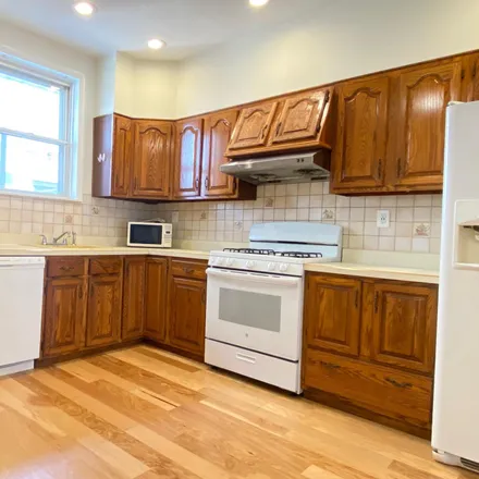 Rent this 3 bed townhouse on Snyder Plaza in 937 McKean Street, Philadelphia