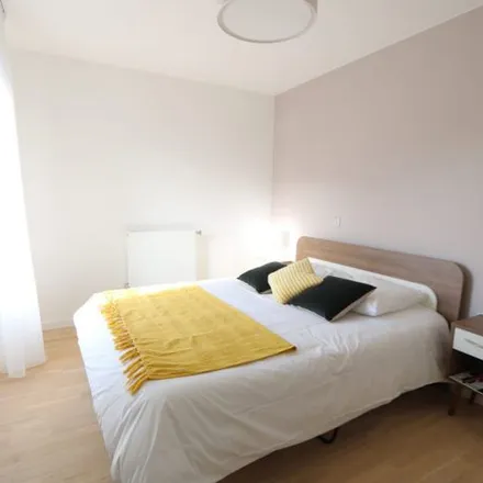 Rent this 3 bed apartment on 6 Passage Saint-Philippe du Roule in 75008 Paris, France