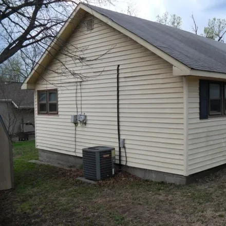 Image 6 - 301 South 5th Street, Humboldt, Allen County, KS 66748, USA - House for sale