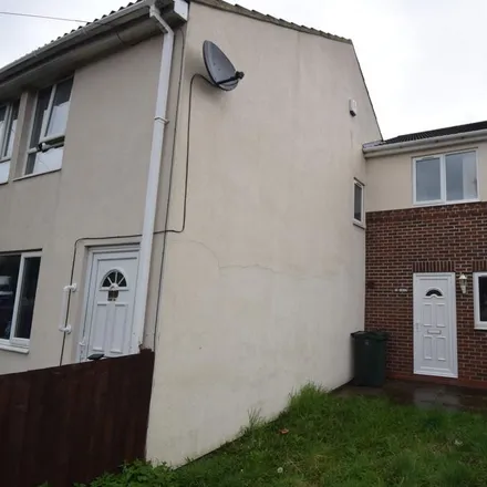 Rent this 2 bed house on Ellis Crescent in New Rossington, DN11 0QS