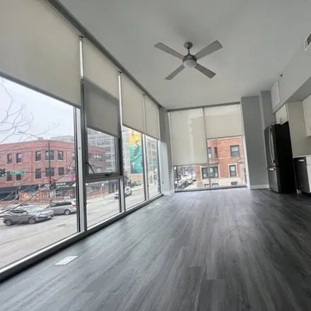 Image 6 - The Montrose, 4334 North Hazel Street, Chicago, IL 60613, USA - Condo for rent