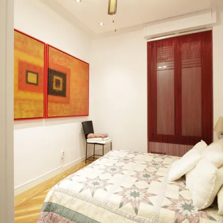 Rent this 2 bed apartment on Madrid in Calle de Fuencarral, 114