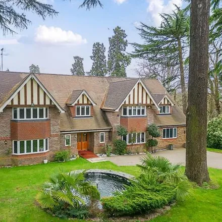 Image 1 - Wells Lodge, Agincourt Place, Ascot, SL5 7SJ, United Kingdom - House for rent