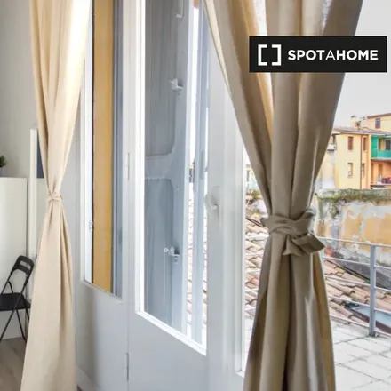 Rent this 5 bed room on Via Piero Maroncelli 1 in 40126 Bologna BO, Italy