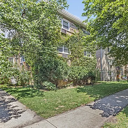 Buy this 2 bed house on 7306 North Ashland Boulevard in Chicago, IL 60626