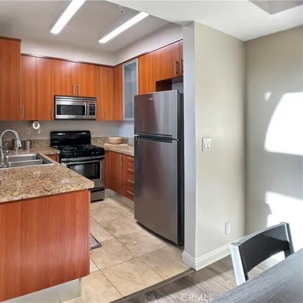Image 6 - 628 South Gramercy Place, Los Angeles, CA 90005, USA - Condo for sale