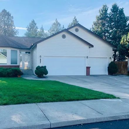 Buy this 3 bed house on 997 Southeast Shadowood Drive in Bend, OR 97702