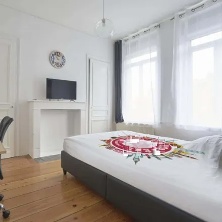 Rent this 4 bed room on 259 Rue de Solférino in 59046 Lille, France