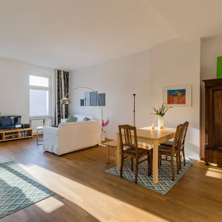 Rent this 2 bed apartment on Gleimstraße 15 in 10437 Berlin, Germany